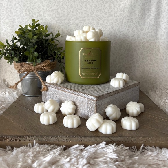Crisp Green Apple ~ Bath and Body Works Candle Wax Melts - Picture 1 of 6